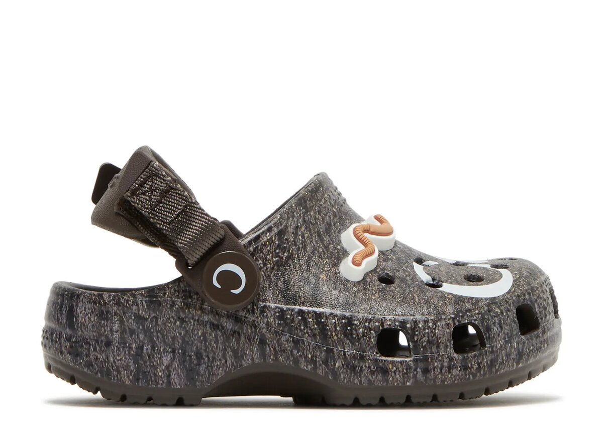 Anwar Carrots x Zuecos Kids «Soil – Espresso» Anwar Carrots x Zuecos Kids «Soil – Espresso»