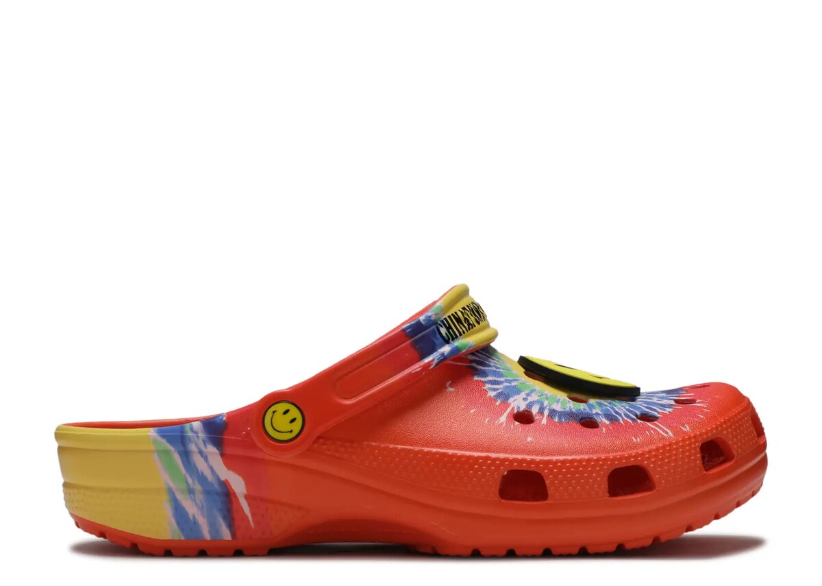 Chinatown Market x Zuecos «Tie-Dye Smiley» Chinatown Market x Zuecos «Tie-Dye Smiley»