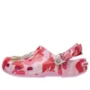 Crocs x A Bathing Ape: zueco «Carnation»