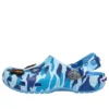 Crocs x A Bathing Ape: zueco «Oxygen»