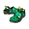 Crocs x Ron English All-Terrain Zueco «Area 54 Green Galaxy»