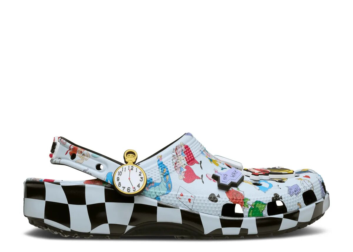 Disney x Classic Clog «Estampado de personajes de Alicia en el País de las Maravillas» Disney x Classic Clog «Estampado de personajes de Alicia en el País de las Maravillas»