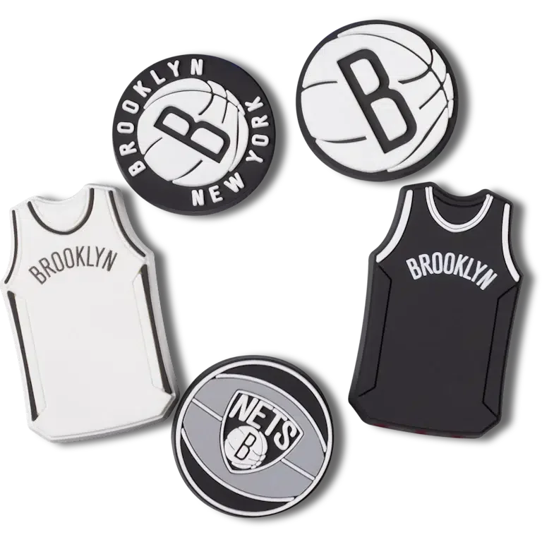 Pack de 5 colgantes Jibbitz™ de los Brooklyn Nets de la NBA Pack de 5 colgantes Jibbitz™ de los Brooklyn Nets de la NBA