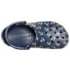 Sandalias Classic Clog con estampado, color azul oscuro