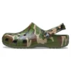 Sandalias de playa con estampado de camuflaje verde militar