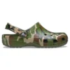 Sandalias de playa con estampado de camuflaje verde militar