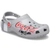 Sandalias unisex deportivas casuales de talón plano para exterior Coca-Cola x Crocs Crossover Light X, color gris