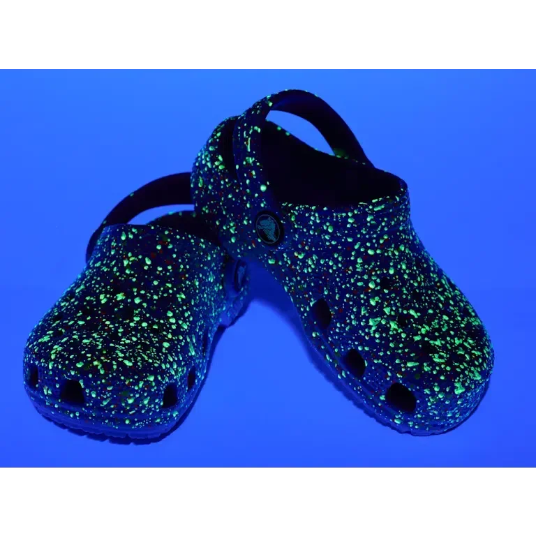 Zuecos Classic Glow Paint Splatter para niños Zuecos Classic Glow Paint Splatter para niños